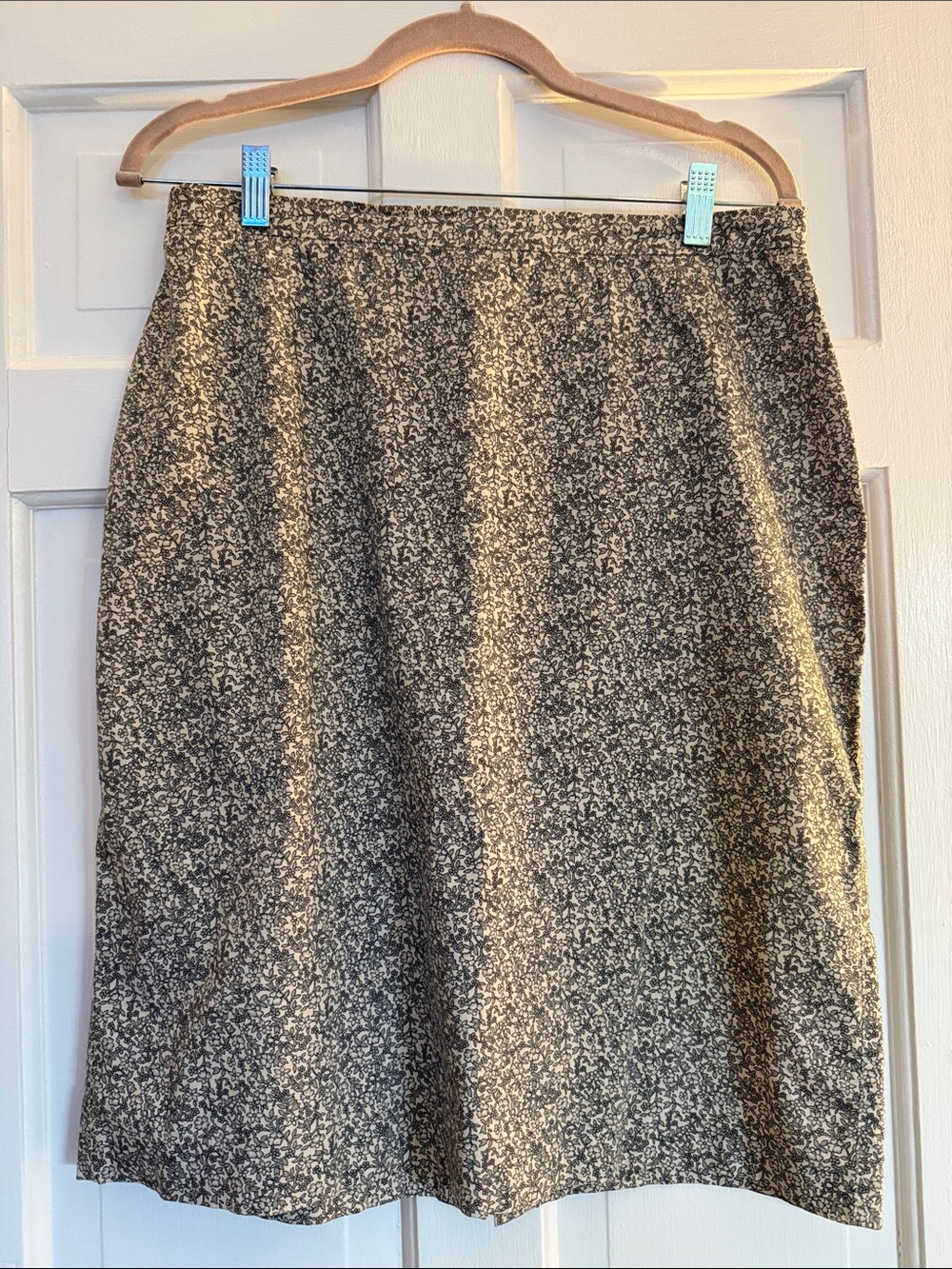 The Limited Classic Gray and White Floral Patterned Outlined in Black Skirt